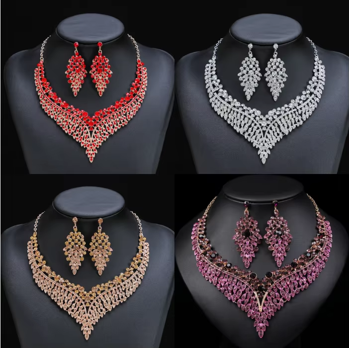 Vintage-Inspired Necklace and Earring Set for Sophisticated Women ( Set of 4 )